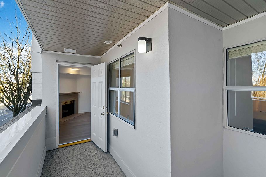 209 2928 Commercial Drive Vancouver, BC - 28