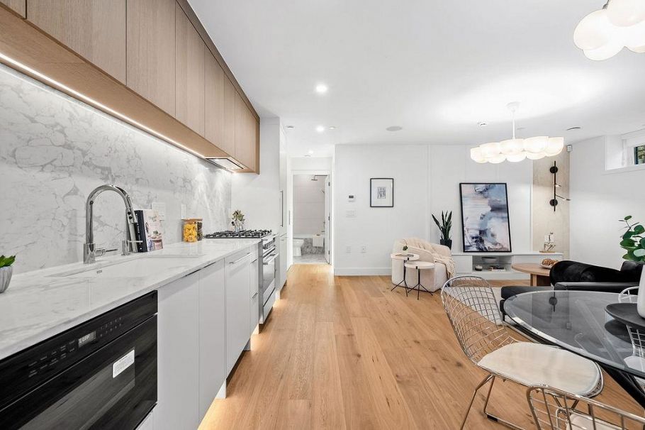 1143 W 33rd Avenue Vancouver, BC - 15