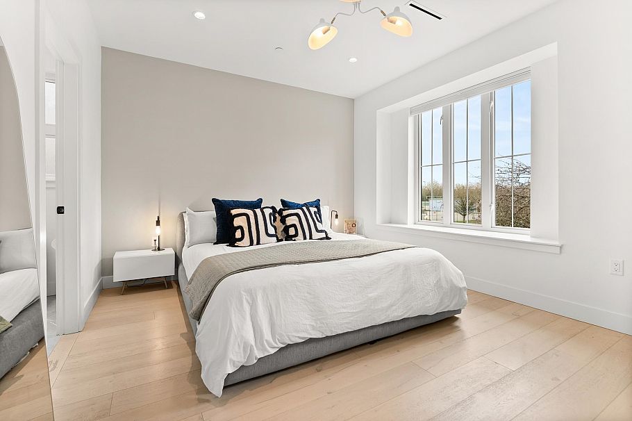 3123 W 16th Avenue Vancouver, BC - 23