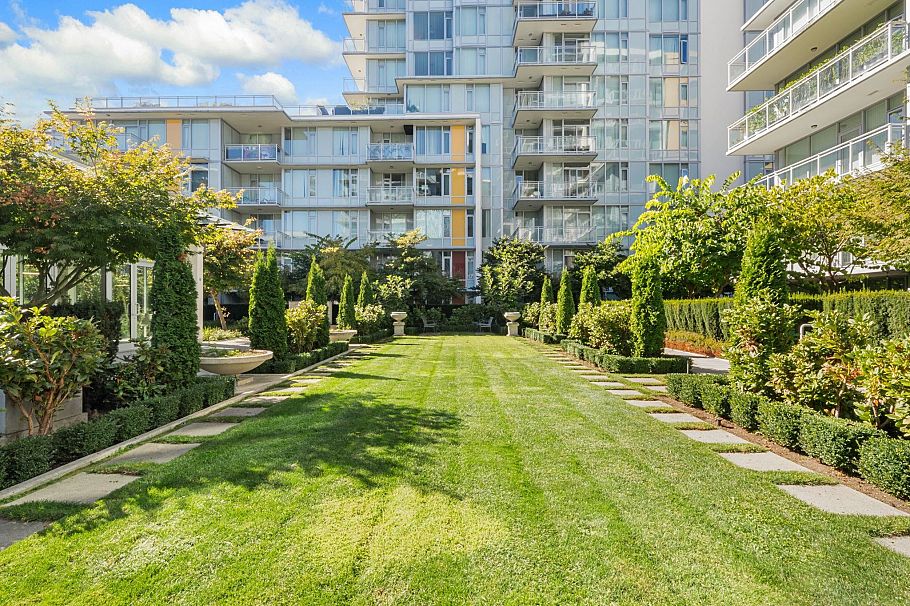 302 3333 Sexsmith Road Richmond, BC - 22