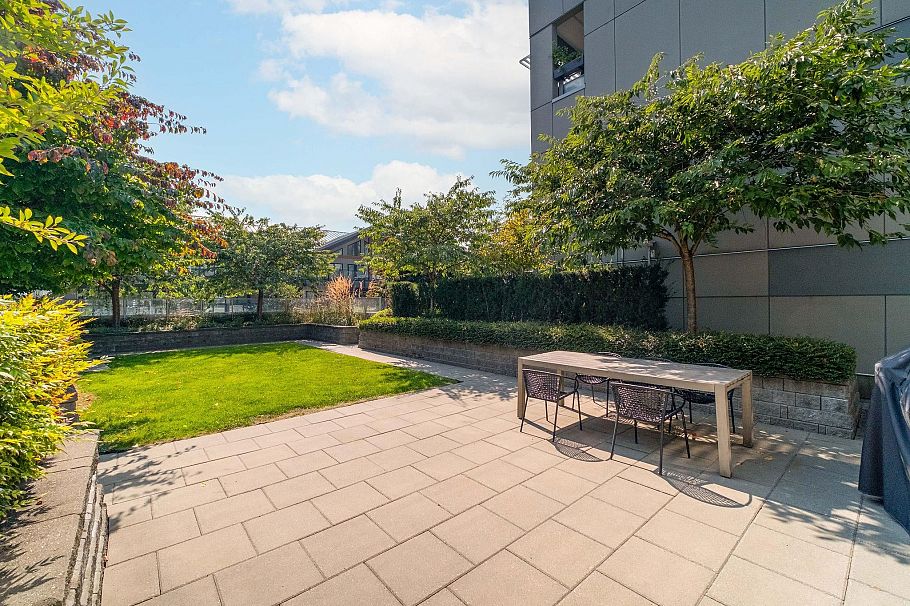 404 1061 Marine Drive North Vancouver, BC - 33