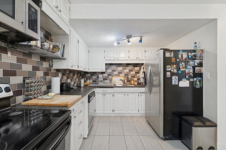 2060 Deep Cove Crescent North Vancouver, BC - 8