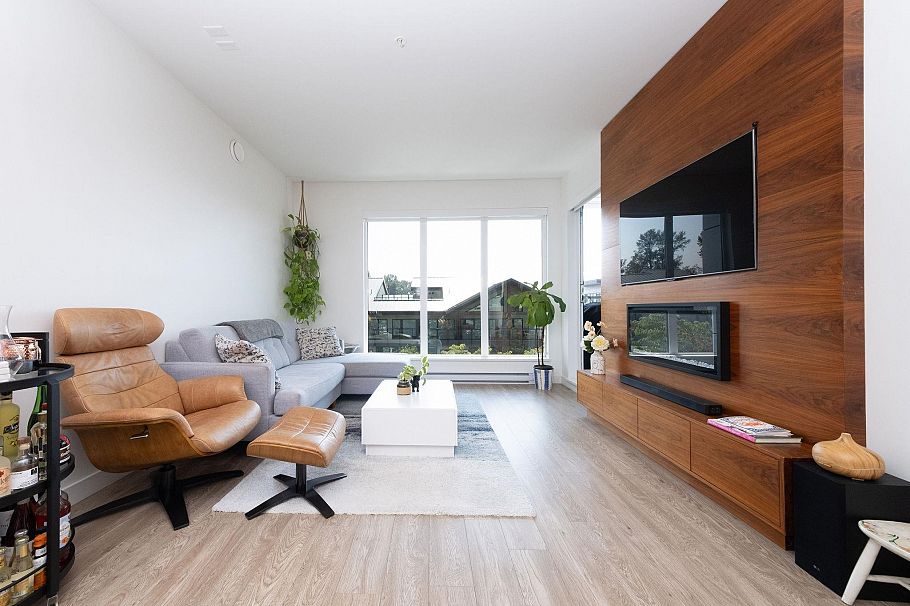 404 1061 Marine Drive North Vancouver, BC - 4