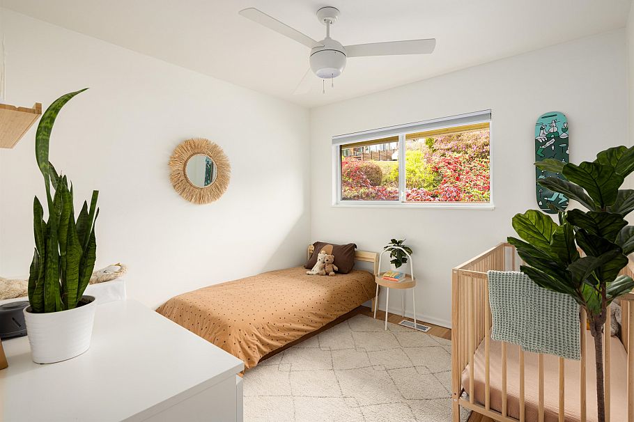 1231 Cloverley Street North Vancouver, BC - 15