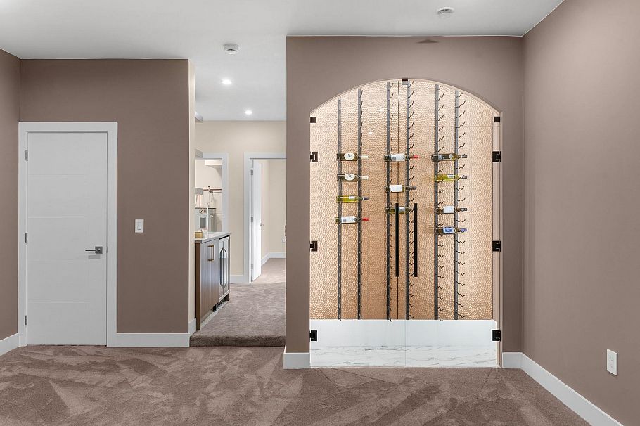 361 E 22nd Street North Vancouver, BC - 22