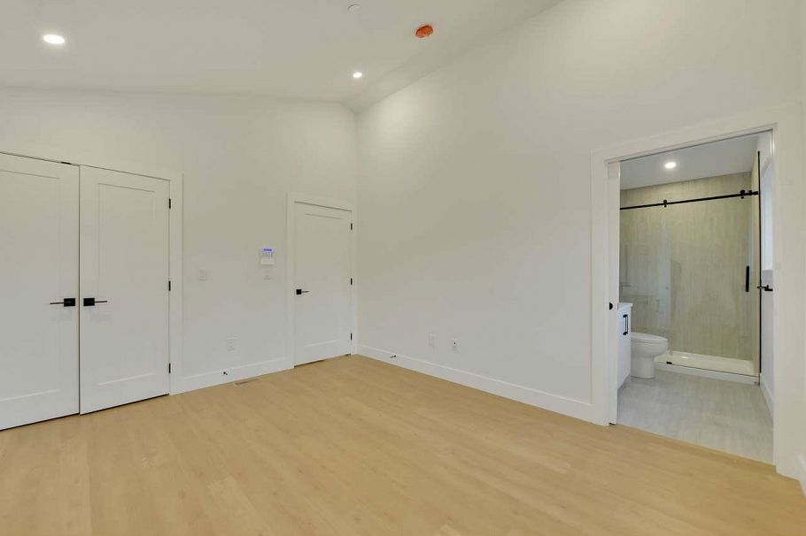 1 1436 E 1st Avenue Vancouver, BC - 17