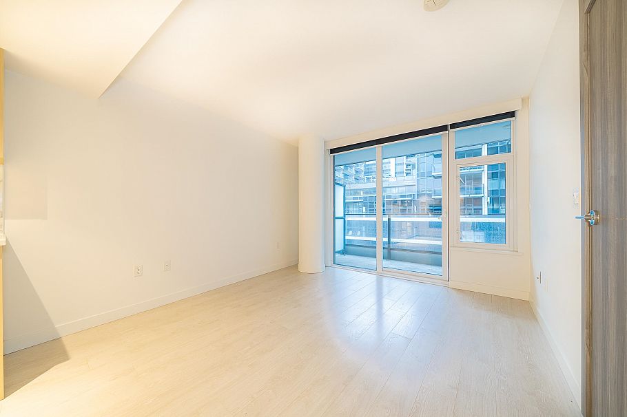 8608 Hazelbridge Way Richmond, BC - 7