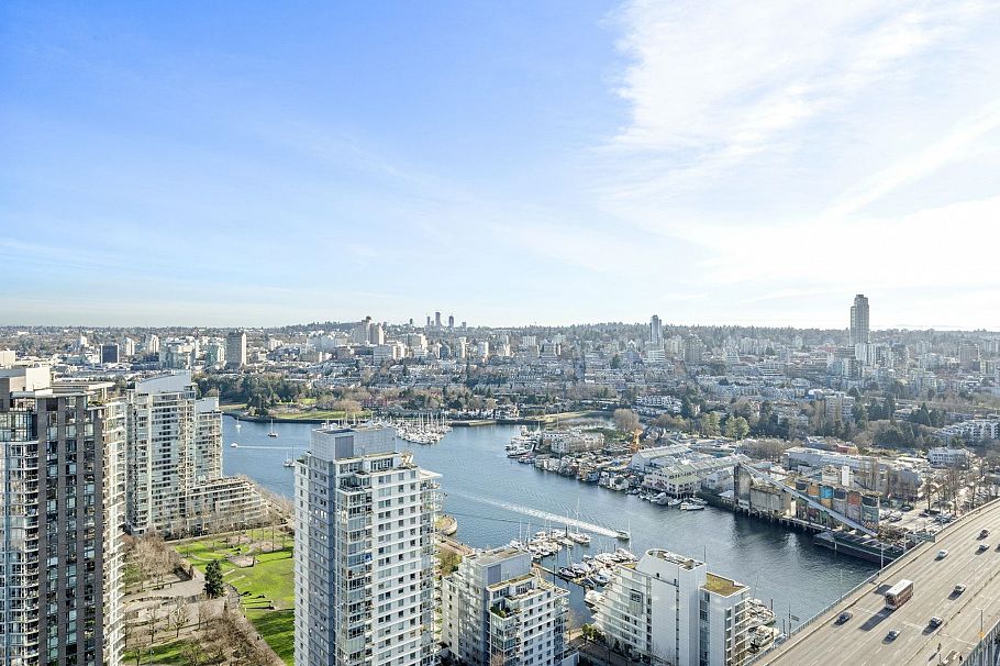 4001 1480 Howe Street Vancouver, BC - 1