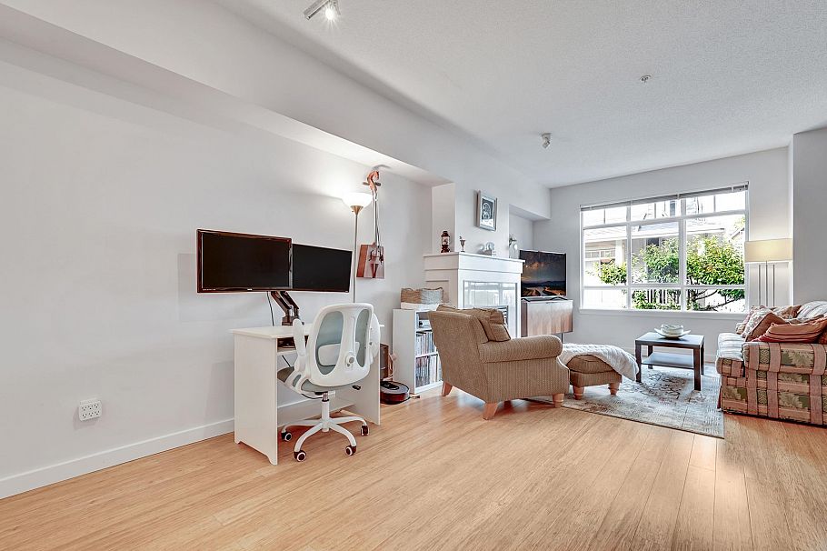 3264 Clermont Mews Vancouver, BC - 8