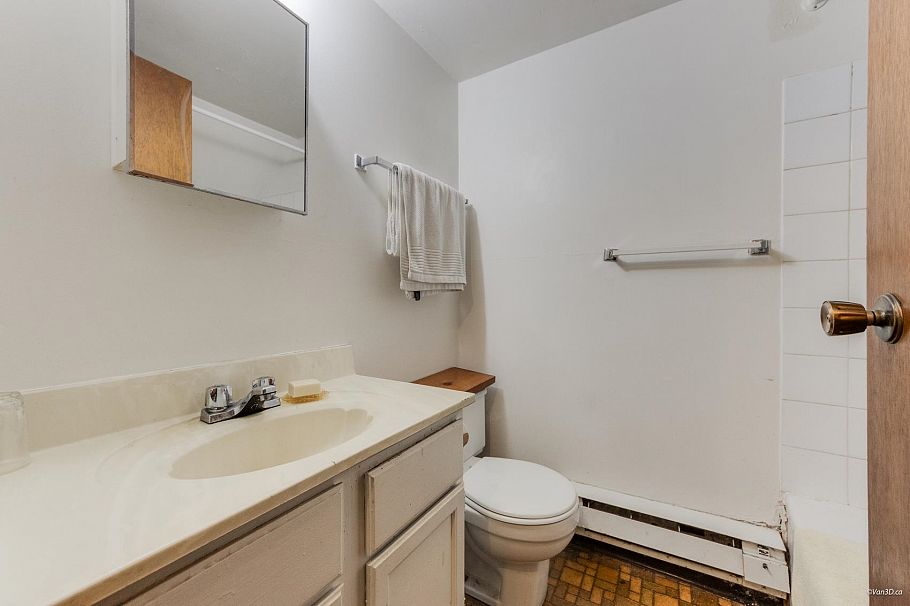 308 E King Edward Avenue Vancouver, BC - 12