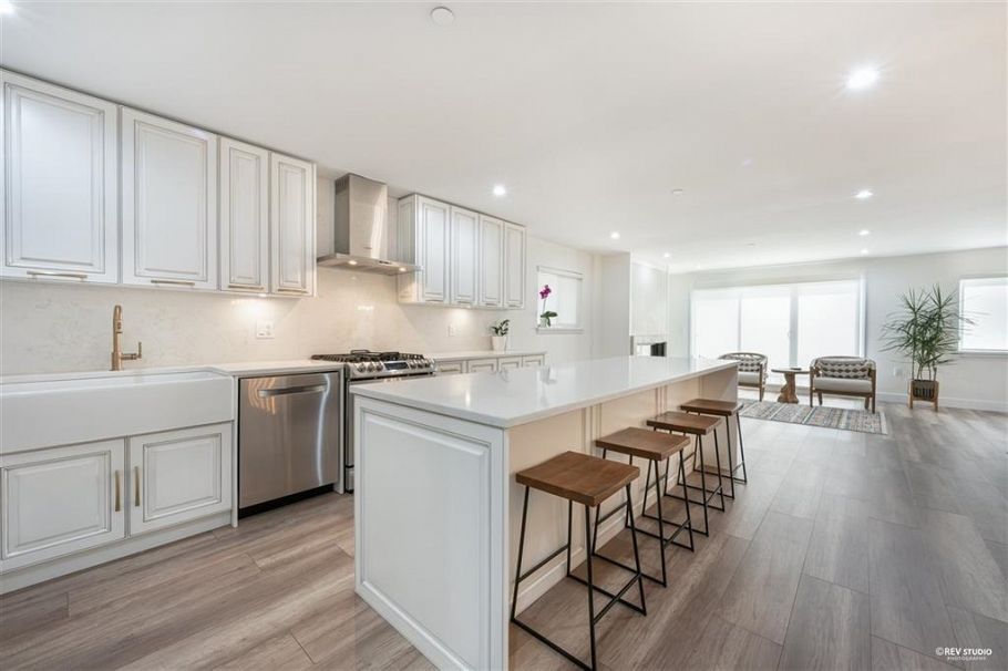 510 W 25th Street North Vancouver, BC - 8