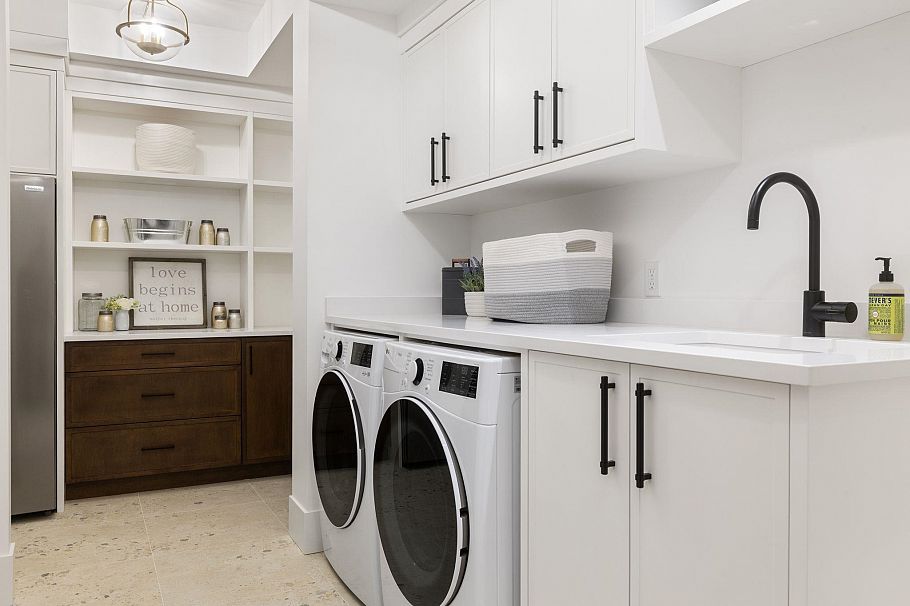 1232 Wellington Drive North Vancouver, BC - 16