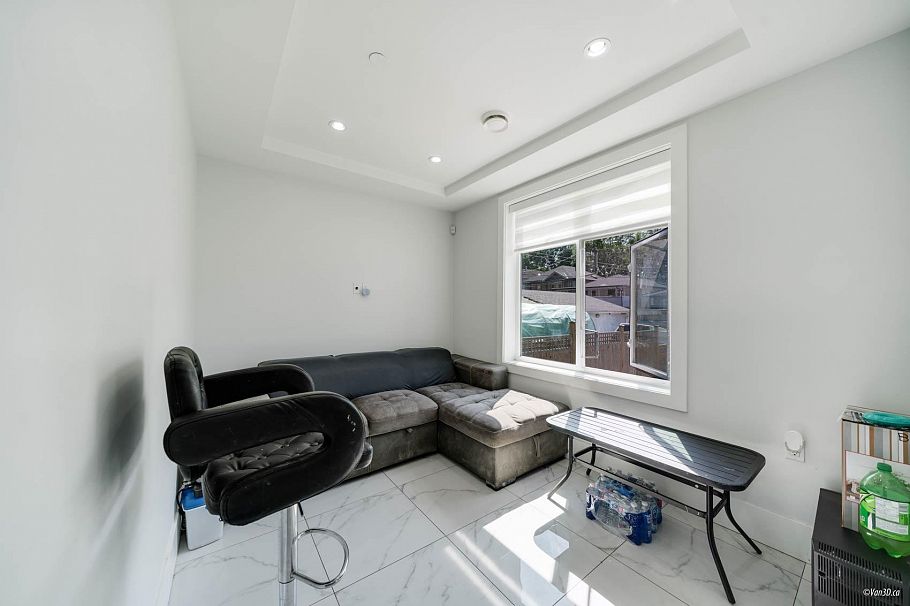 4841 Dumfries Street Vancouver, BC - 12