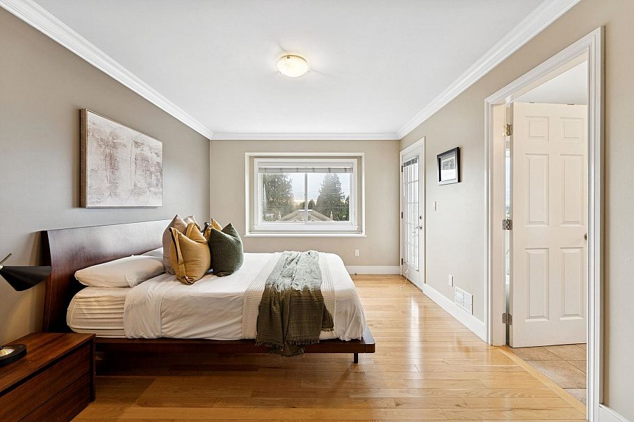 353 E 5th Street North Vancouver, BC - 17