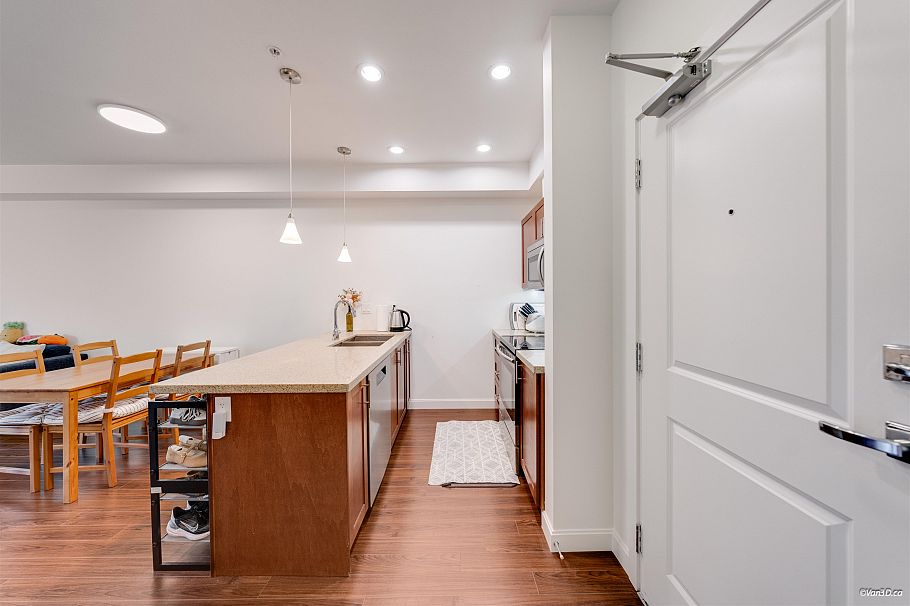 110 5655 Inman Avenue Burnaby, BC - 10