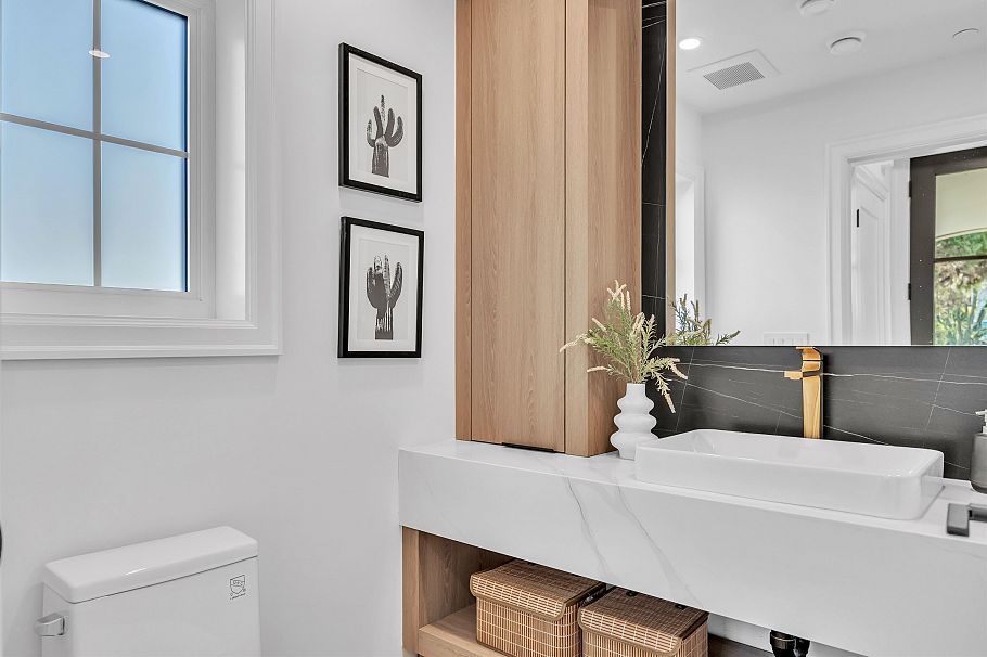 2153 E 20th Avenue Vancouver, BC - 11