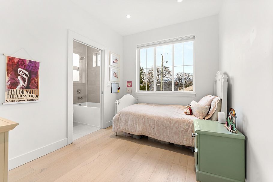 3123 W 16th Avenue Vancouver, BC - 27