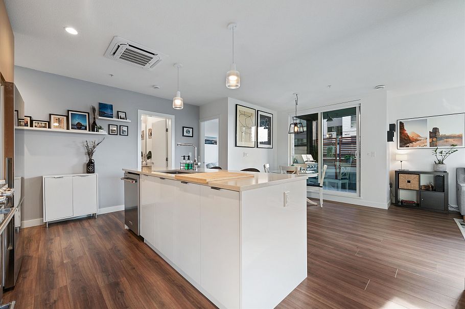 201 108 E 8th Street North Vancouver, BC - 10