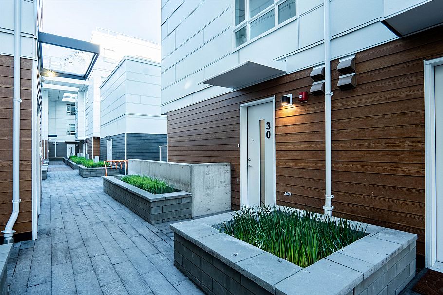 30 10333 River Drive Richmond, BC - 1