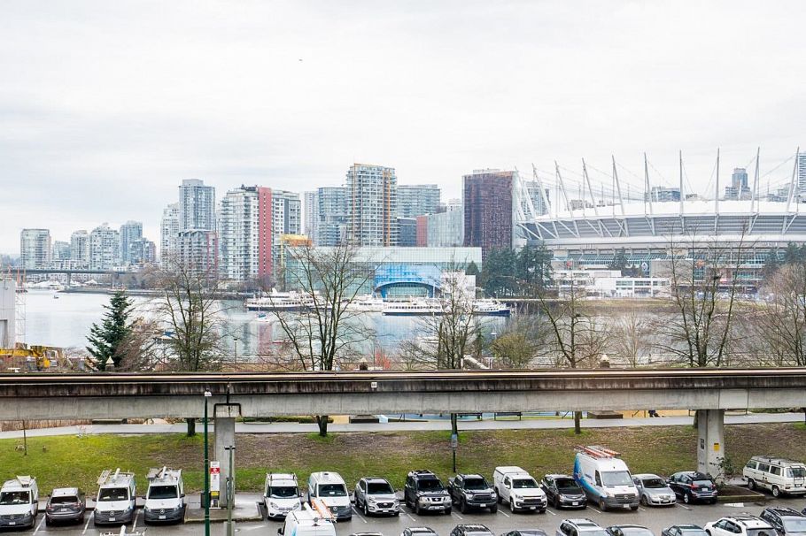 403 1188 Quebec Street Vancouver, BC - 2