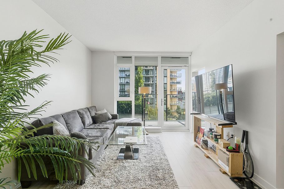 602 1401 Hunter Street North Vancouver, BC - 5
