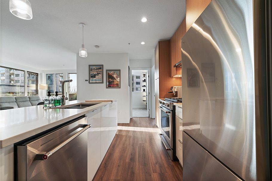 201 108 E 8th Street North Vancouver, BC - 12