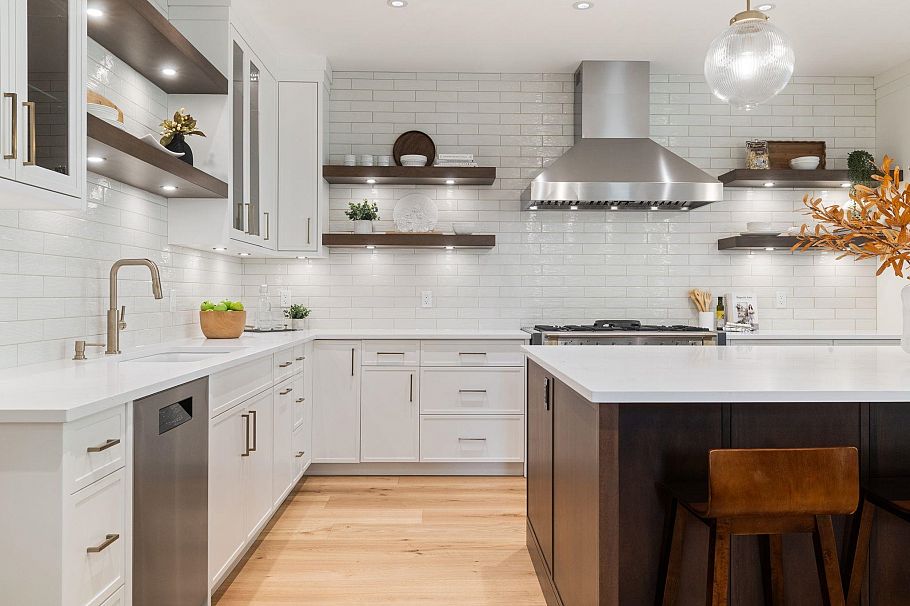 1232 Wellington Drive North Vancouver, BC - 3