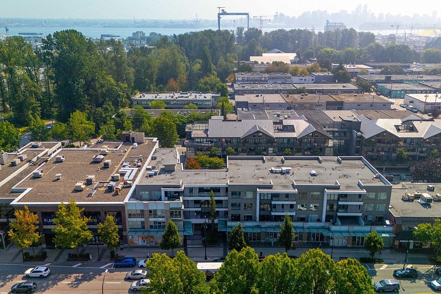 404 1061 Marine Drive North Vancouver, BC - 32