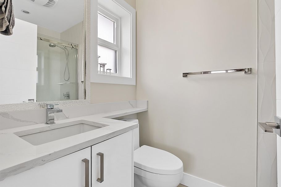 2699 E 7th Avenue Vancouver, BC - 28