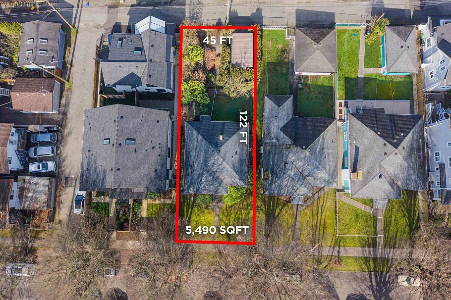 1937 E 2nd Avenue Vancouver, BC - 1