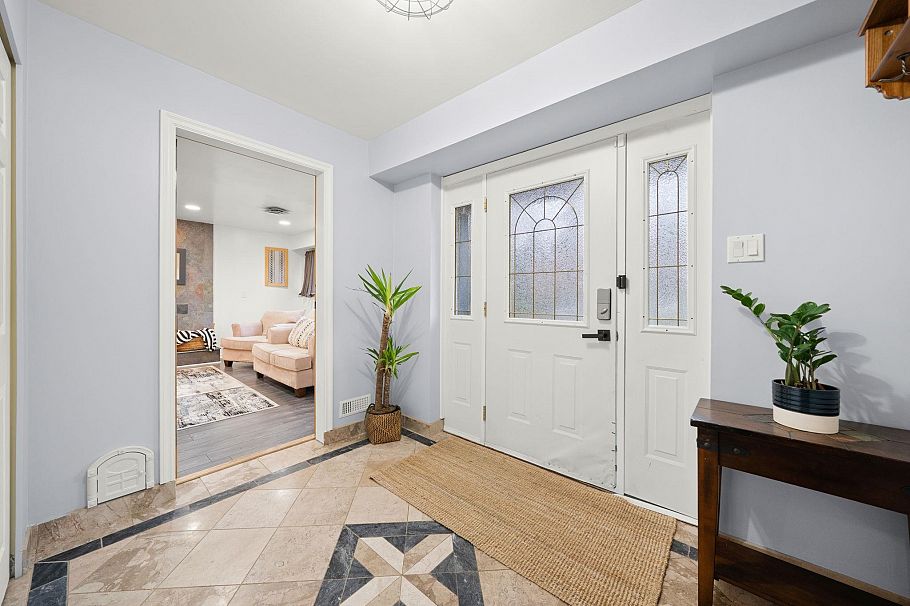 4174 Dollarton Highway North Vancouver, BC - 22