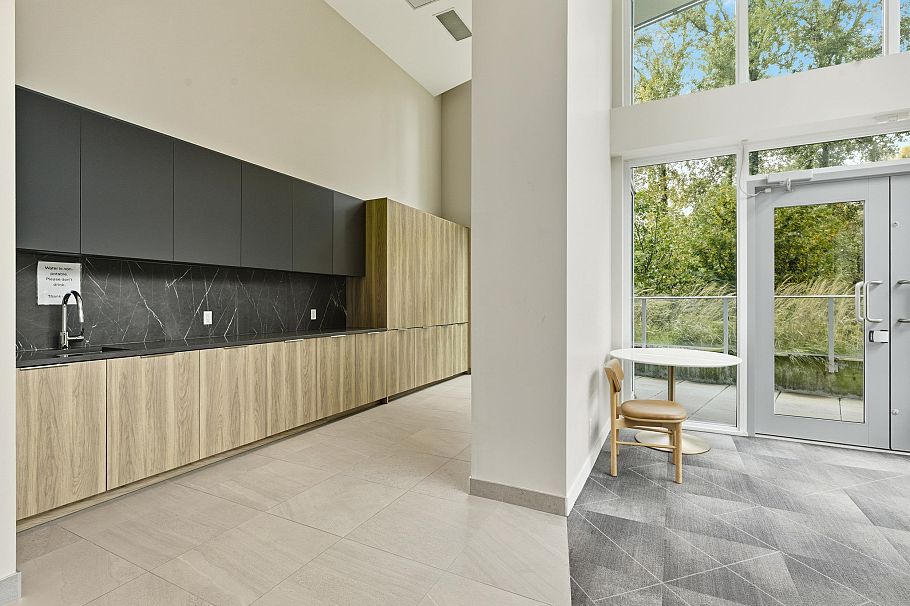 602 1401 Hunter Street North Vancouver, BC - 19