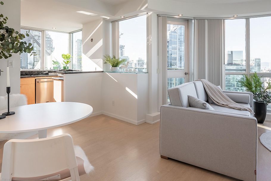 2405 588 Broughton Street Vancouver, BC - 5