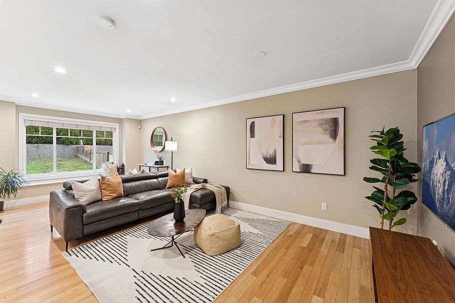 353 E 5th Street North Vancouver, BC - 3