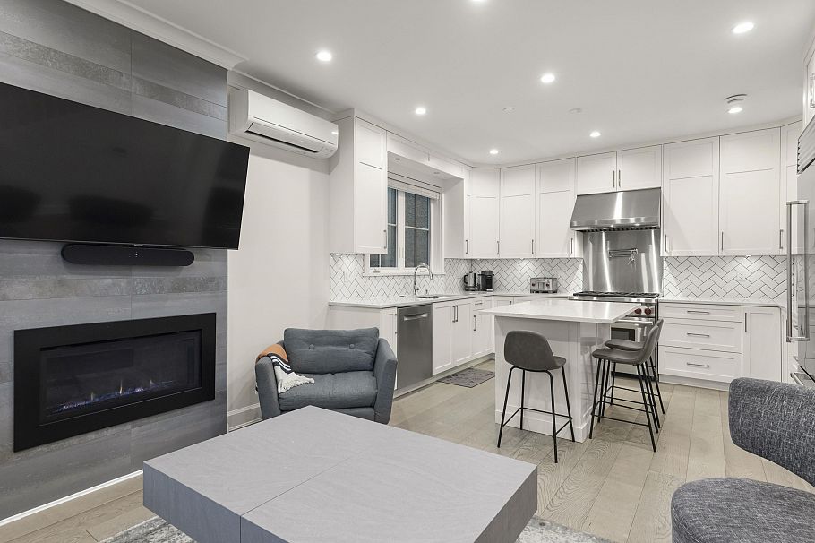 554 E 10th Avenue Vancouver, BC - 9