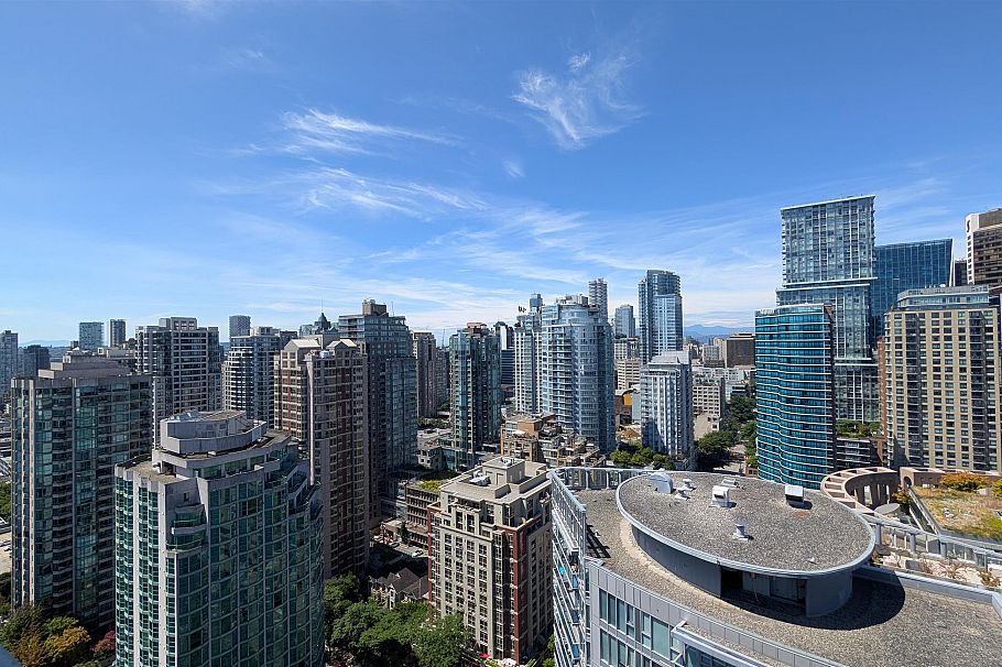 3301 233 Robson Street Vancouver, BC - 1