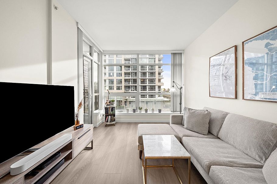 302 3333 Sexsmith Road Richmond, BC - 4