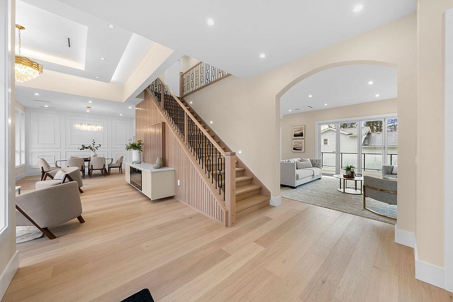 361 E 22nd Street North Vancouver, BC - 2