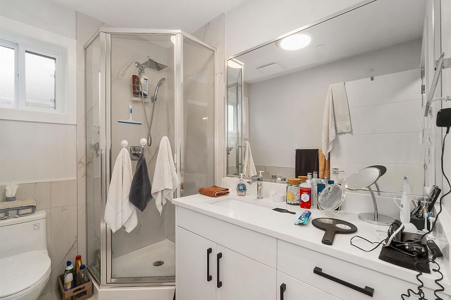 2575 & 2577 Parker Street Vancouver, BC - 13