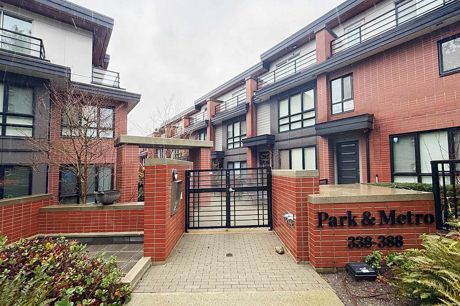 11 368 W 64th Avenue Vancouver, BC - 1