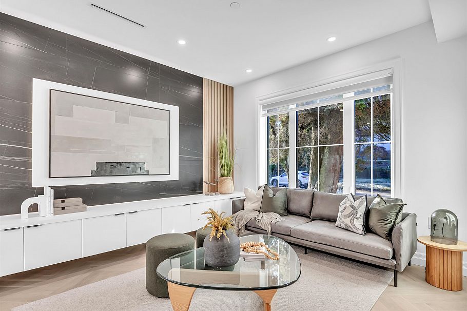 2153 E 20th Avenue Vancouver, BC - 1