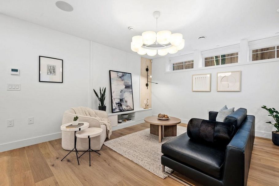 1143 W 33rd Avenue Vancouver, BC - 9