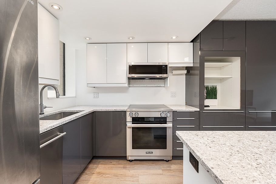 201 1995 Beach Avenue Vancouver, BC - 7