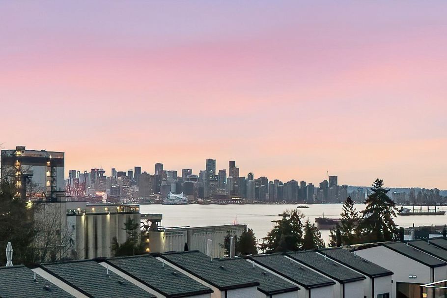 304 707 E 3rd Street North Vancouver, BC - 1