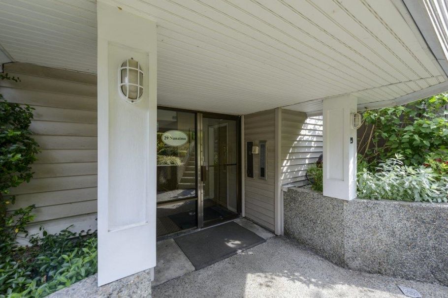 301 29 Nanaimo Street Vancouver, BC - 22