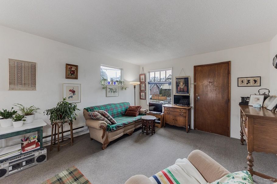 308 E King Edward Avenue Vancouver, BC - 2