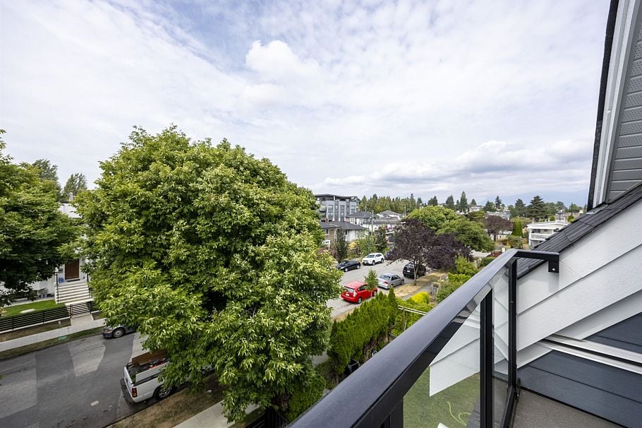 1 5808 Lanark Street Vancouver, BC - 25