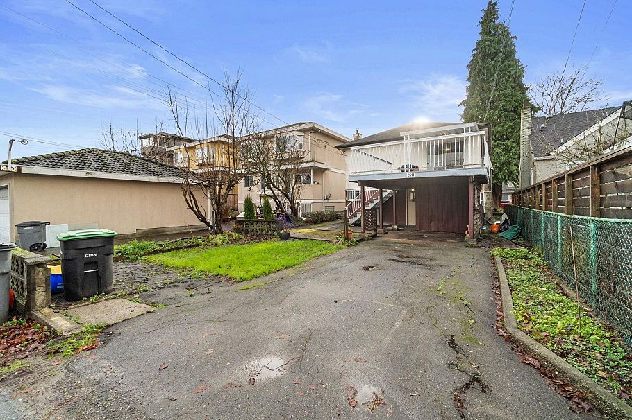 2611 Parker Street Vancouver, BC - 14