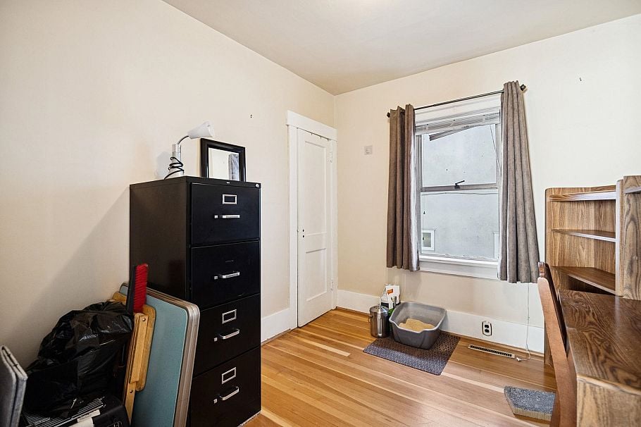 2258 Kitchener Street Vancouver, BC - 20