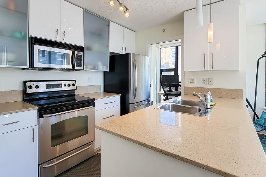 802 909 Mainland Street Vancouver, BC - 10